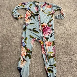 Posh Peanut Size 9-12 months ruffled footie